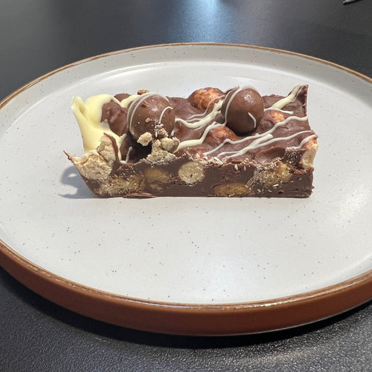 Malteser Tiffin (10 Slices)